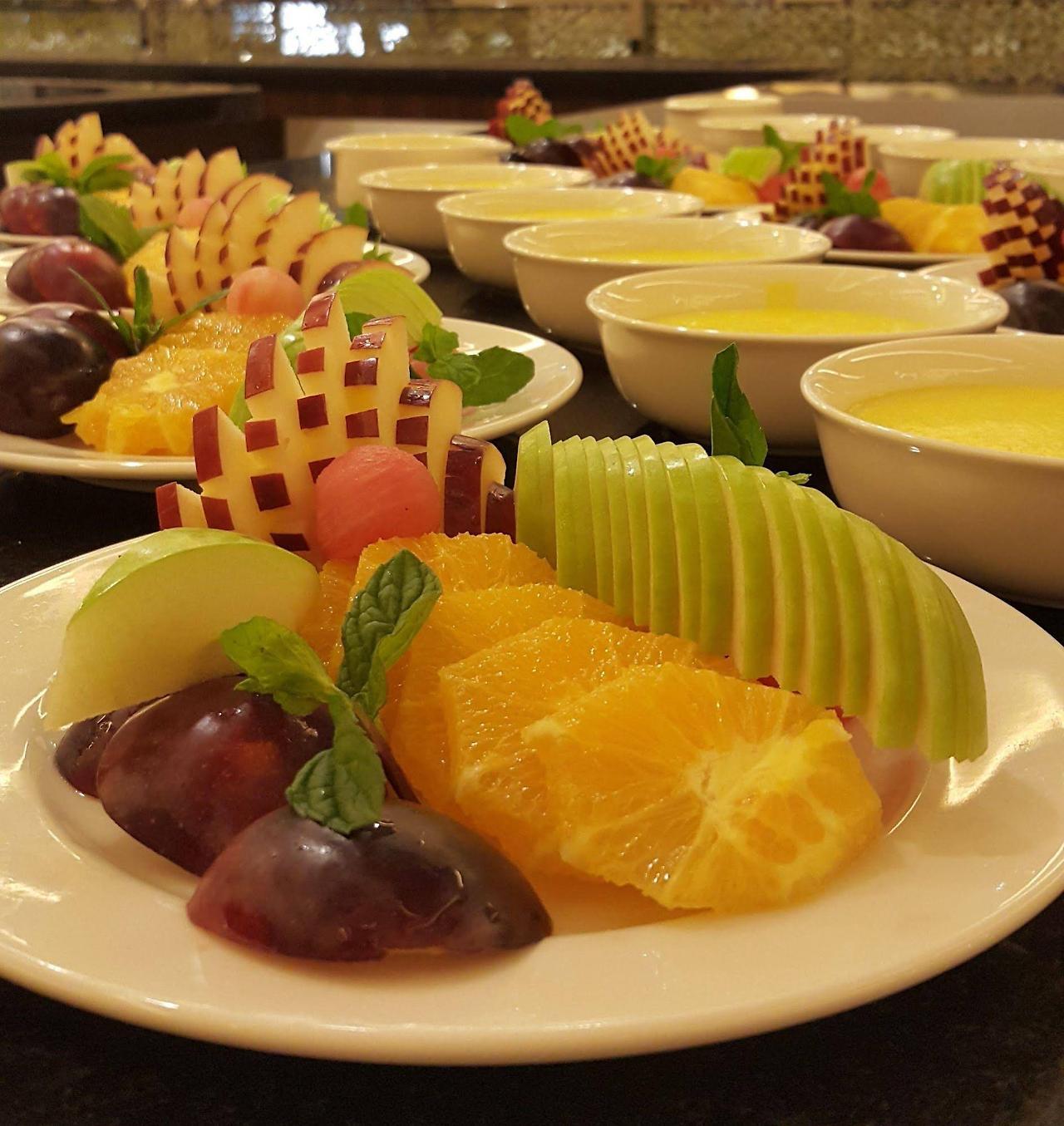 M Hotel Makkah By Millennium Mekka Eksteriør billede Fruit salad