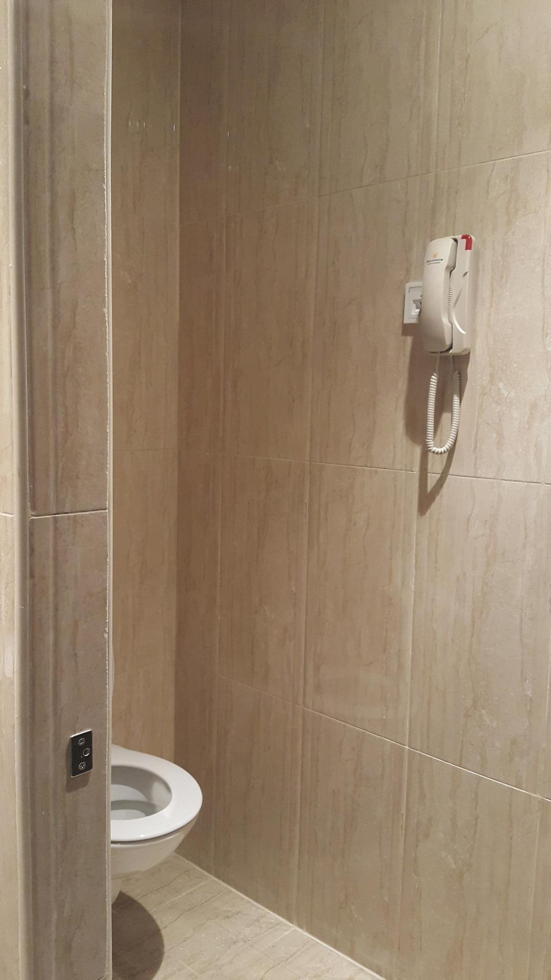 M Hotel Makkah By Millennium Mekka Eksteriør billede A shower stall