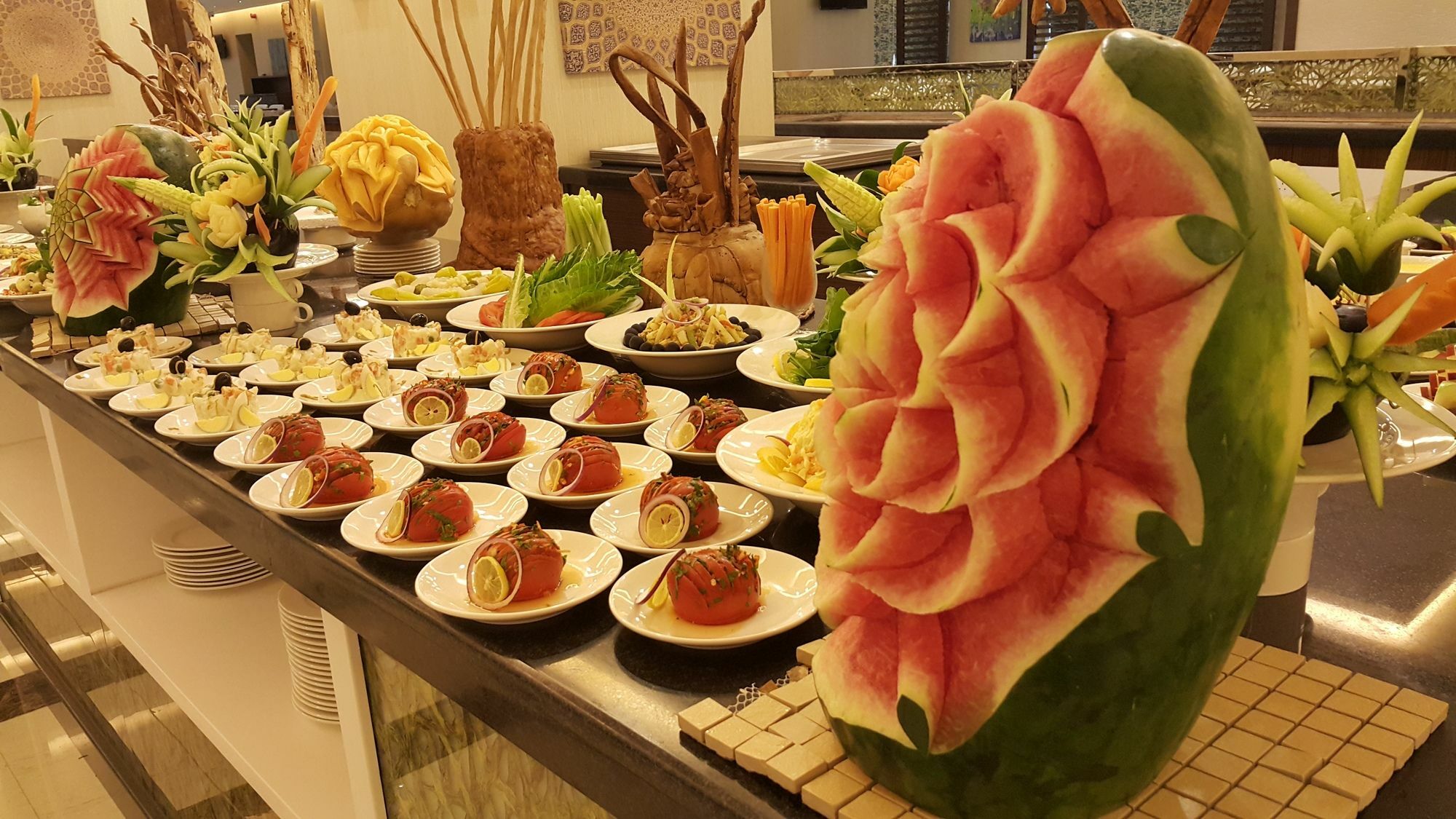M Hotel Makkah By Millennium Mekka Eksteriør billede A buffet at a luxury hotel in Bangkok